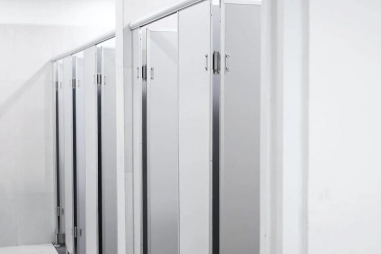 Kontraktor Cubicle Toilet Bekasi